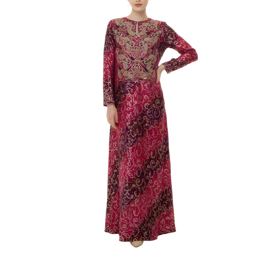 جلابية متعددة الألوان بتطريز يدوي ذهبي كثيف في الأمام