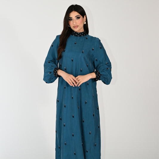 Luxury Kaftan with Embroidery Details on the Collar and Wrist Area, in a Bare-Back Design - in Teal Color